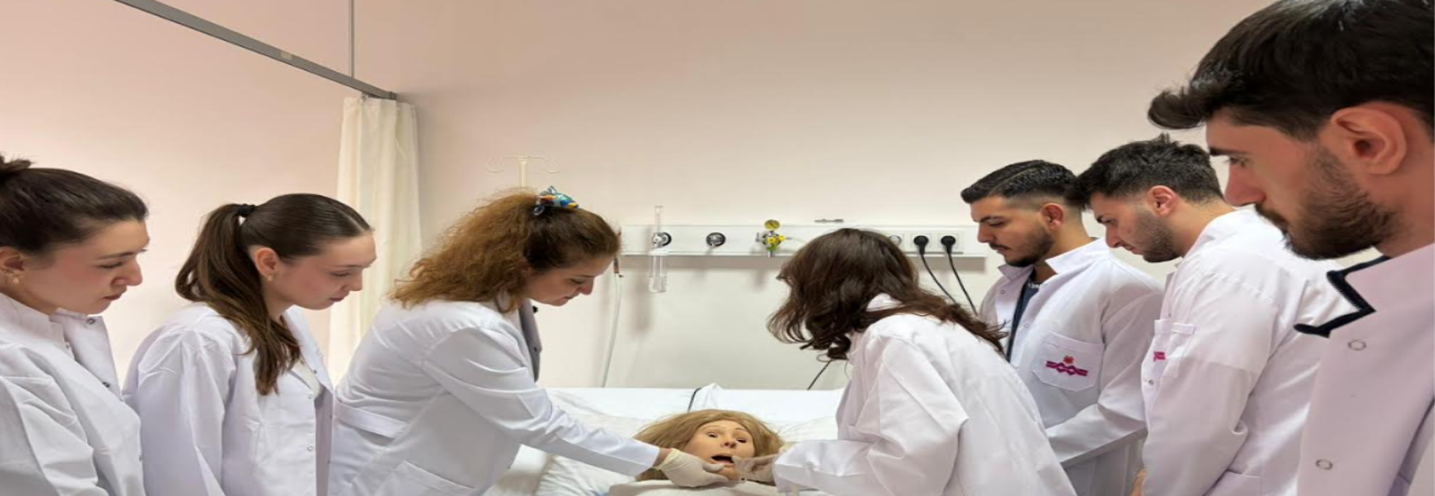 Teknoloji Destekli Eğitim ile Simülasyon Laboratuvarımızda Geleceğin Hemşirelerini Yetişiyoruz